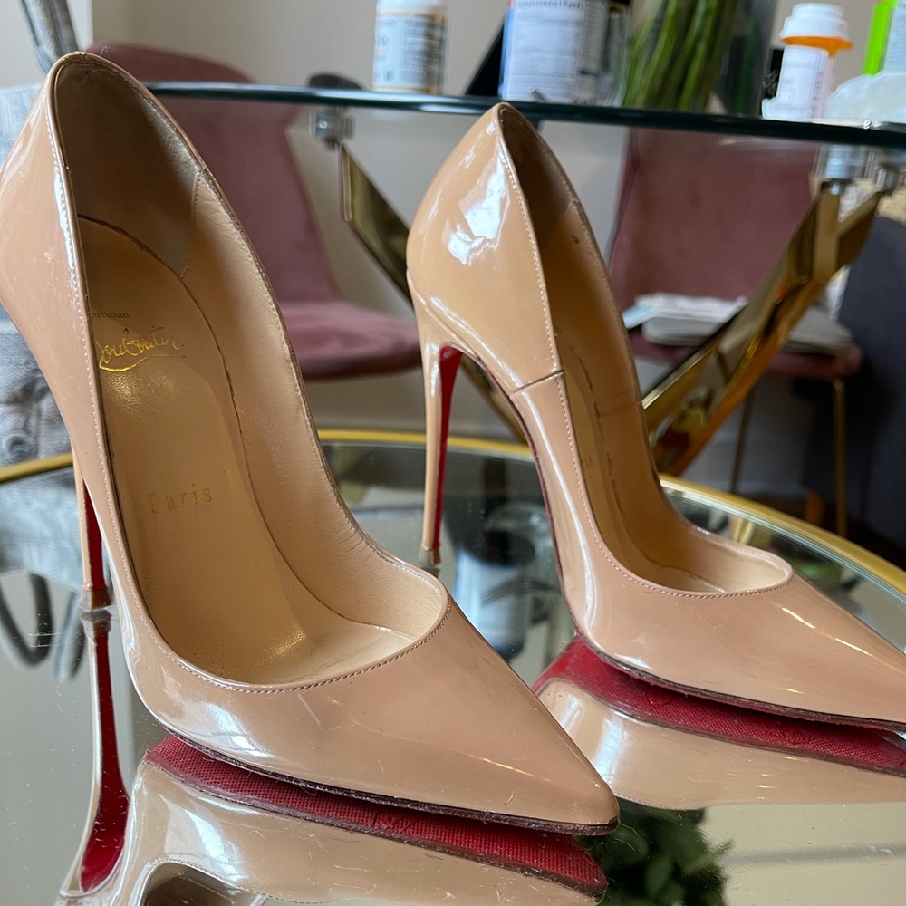 Christian Louboutin
So Kate Patent Pointed-Toe Red Sole Pump 12cm size 35.5